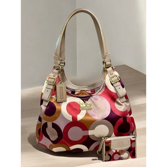 Coach 18764 Madison Op Art Maggie Shoulder Bag & Matching Key Chain Cardholder - Picture 15 of 15